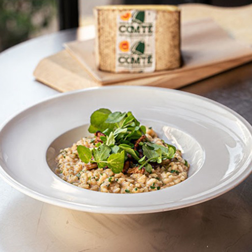 Risotto Caccio y Pepe con queso Comté y setas rebozuelo