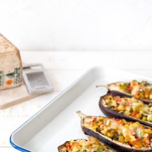 Berenjenas al horno rellenas de verduras y queso Comté gratinadas