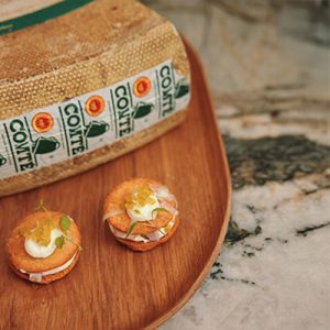 Galletas de comté, apio y jamón X Sven Ornelis