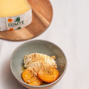 Comté DOP y helado de romero, albaricoques X Whoogy’s